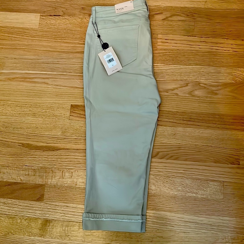 NYDJ FeatherMarilyn Crop with cuff